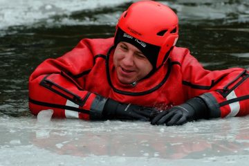 découvrez les causes, symptômes et traitements de l'hypothermie, une condition médicale liée à une baisse dangereuse de la température corporelle.